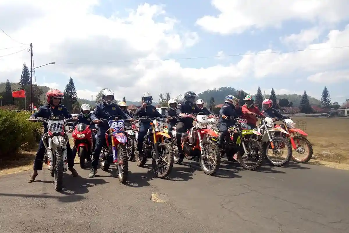 Pilkada Ngada 2020, Daftar ke DPC PDIP Ngada GUD Diarak dengan Tim Motor Trail Marianus Sae