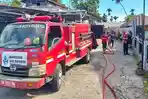 fng-Kota-Padang-Safter-persegi-serta-mencegah-kobaran-api-meluas-ke-area-sekitar.jpg
