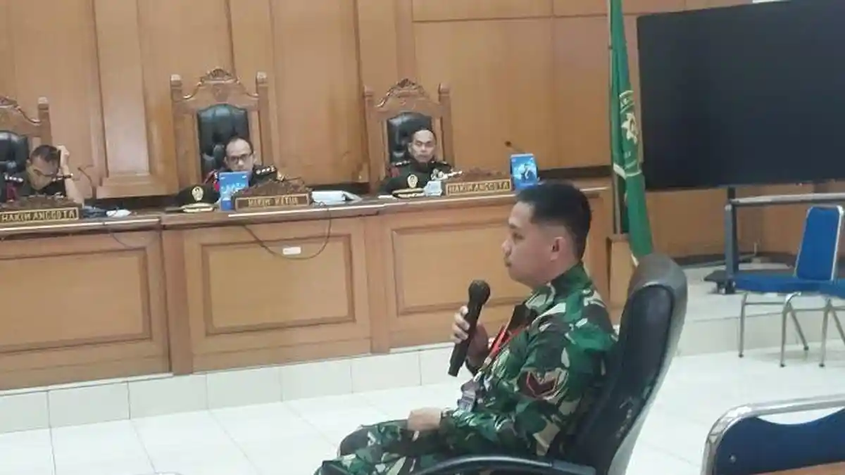 Sertu Akbar Akui Serahkan Pistol ke Rekannya Terdakwa Bambang Sebelum ...
