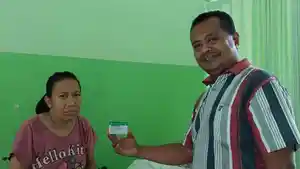 bernadus-bhaki-46-dan-istri-yulianti-erma-mbare-43-warga.jpg