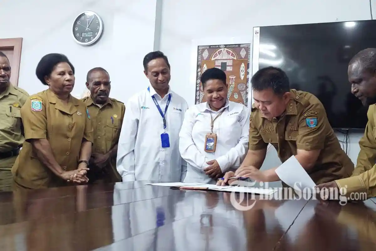 Tunjang Kinerja ASN, Pemkab Maybrat Teken MoU dengan Perum DAMRI