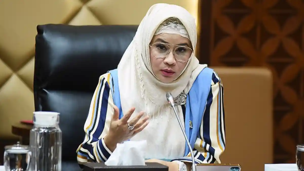 Kasus Corona Masih Tinggi, Pemerintah Longgarkan Transportasi Umum