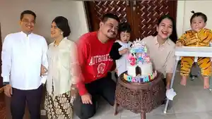 keluarga-bobby-nasution-dan-kahiyang-ayu.jpg