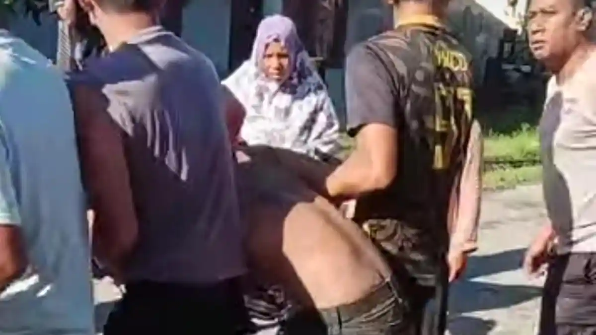 Diduga Jambret Gelang Emas, Seorang Pria di Singkil Diamuk Massa