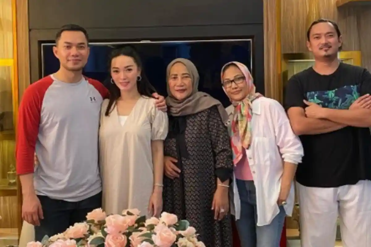 Zaskia Gotik Diajak Suami Pulang Kampung, Lihat Kemewahhan Rumah Pengusaha Sirajuddin Mahmud