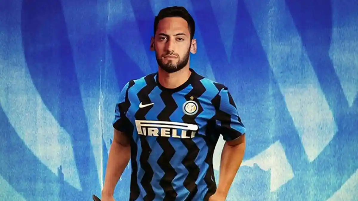 Hakan Calhanoglu Resmi ke Inter Milan, Eks AC Milan Singgung Target Scudetto dan Liga Champions