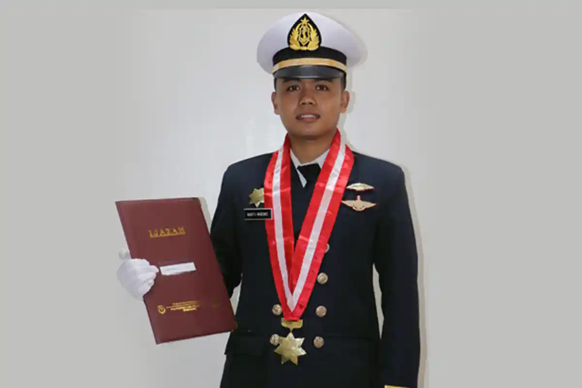 Cita-Cita Keliling Dunia Antar Narto Wibowo Jadi Wisudawan Terbaik Teknika PIP Semarang