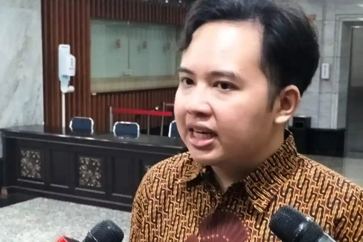Guntur Hamzah Terbukti Ubah Substansi Putusan Sidang, Zico Leonard: DPR Harusnya Malu