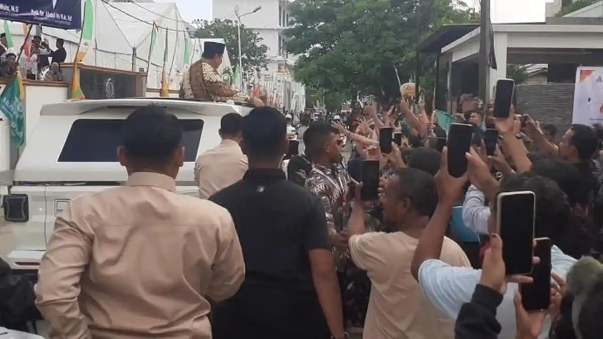 Prabowo Tinggalkan Kupang, Lusia Senang Dapat Baju dari Presiden