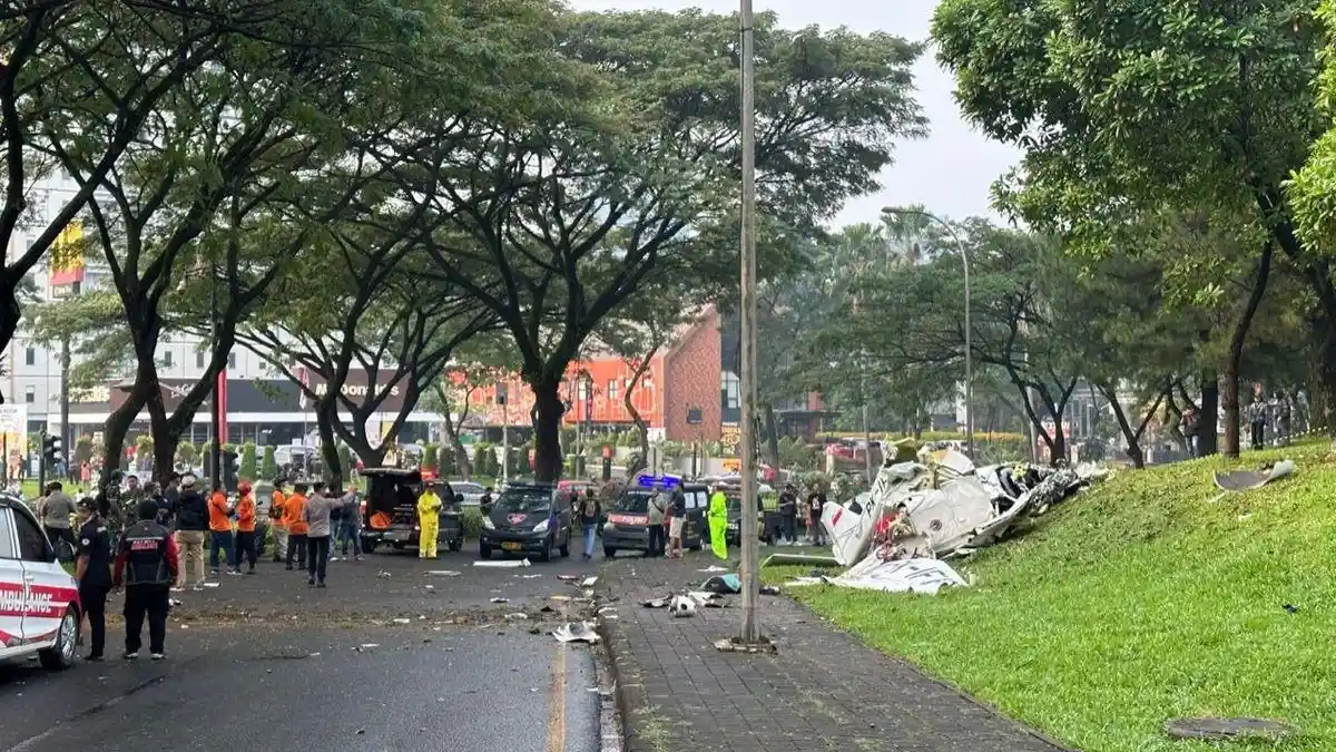 Pesawat Jatuh di BSD Tangsel Tempuh Rute Pondok Cabe-Tanjung Lesung-Pondok Cabe