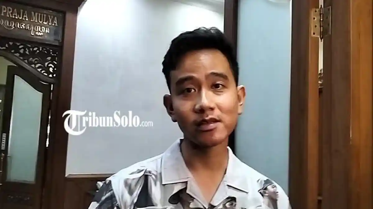 Respons Singkat Gibran Pasca Diisukan Jadi Ketum Golkar : Aneh-aneh ya Berita Sekarang