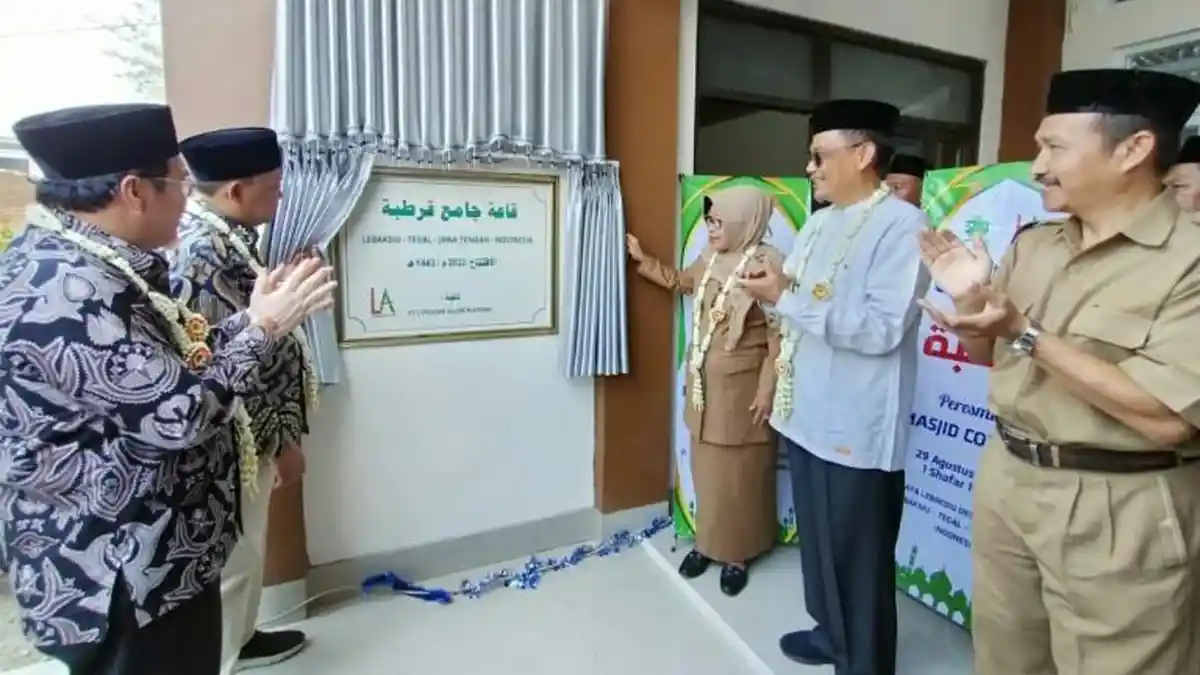 Bupati Tegal Umi Azizah Resmikan Masjid Cordoba Lebaksiu