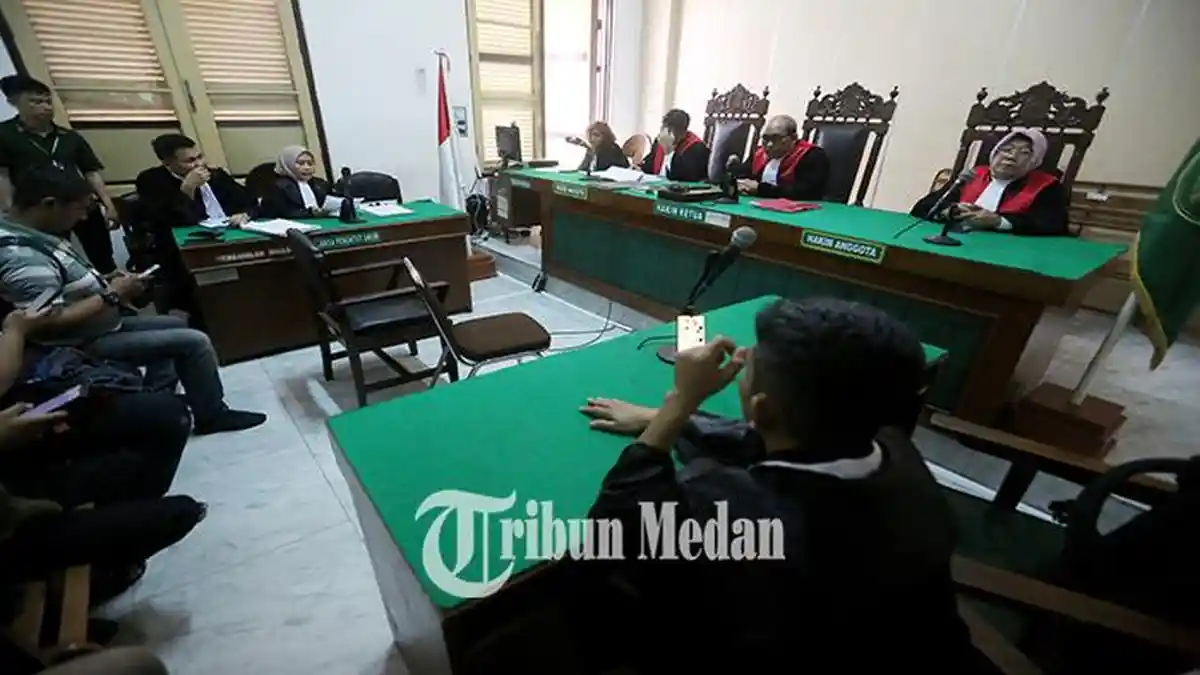 Berita Foto:6 Terdakwa Dituntut Hukuman Mati di PN Medan,Perkara 52 Kg Sabu dan 323 Ribu Pil Ekstasi - 29042024_MEMBACAKAN-TUNTUTAN_ABDAN-SYAKURO-2.jpg