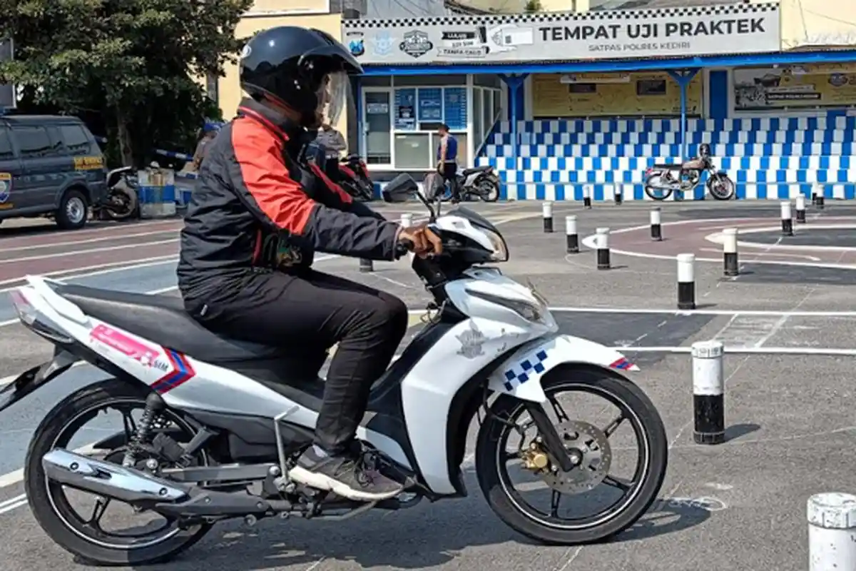 Ujian Praktik SIM C di Kediri Sudah Tak Pakai Tes Angka 8 dan Zig Zag, Pemohon Langsung Lulus