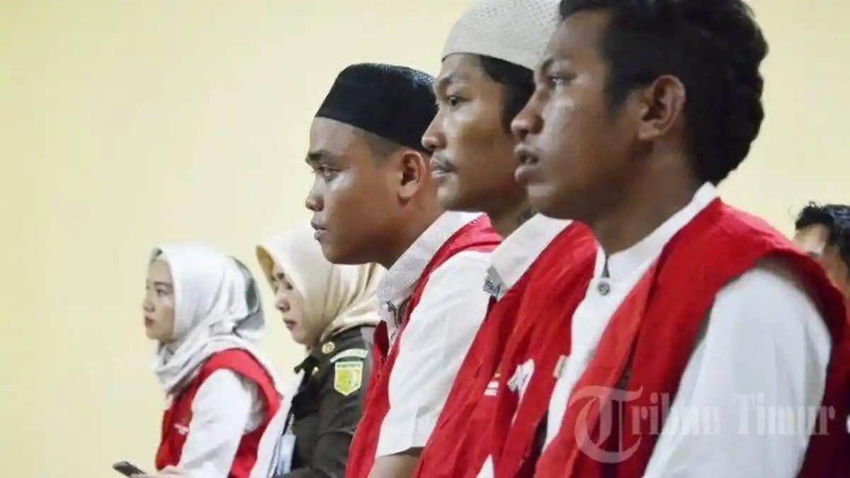 Sidang Pembunuhan Taruna ATKP Makassar, Terduga Pelaku Sujud & Minta Maaf Kepada Orangtua Aldama