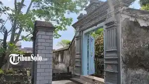 Pasareyan-dalem-Kyai-Ageng-Henis-Solo.jpg