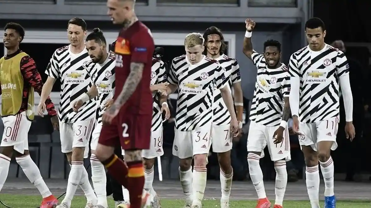 HASIL LIGA EUROPA - AS Roma Buat Aksi Comeback tapi Gagal, Man United Ke Final Cukup 2 Gol Cavani